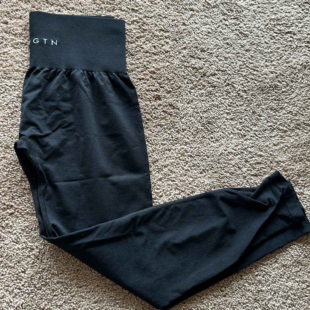 NVGTN seamless black leggings